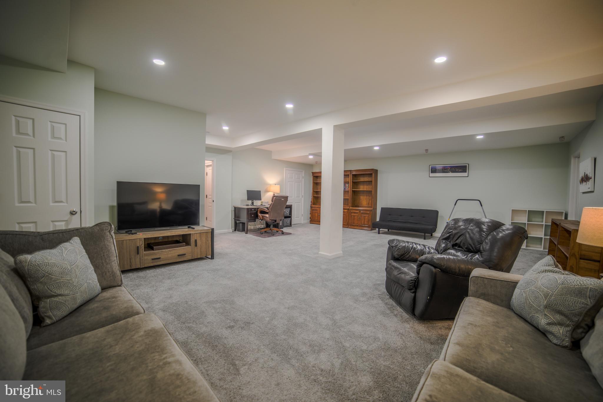 420 Ravenscliff Dr