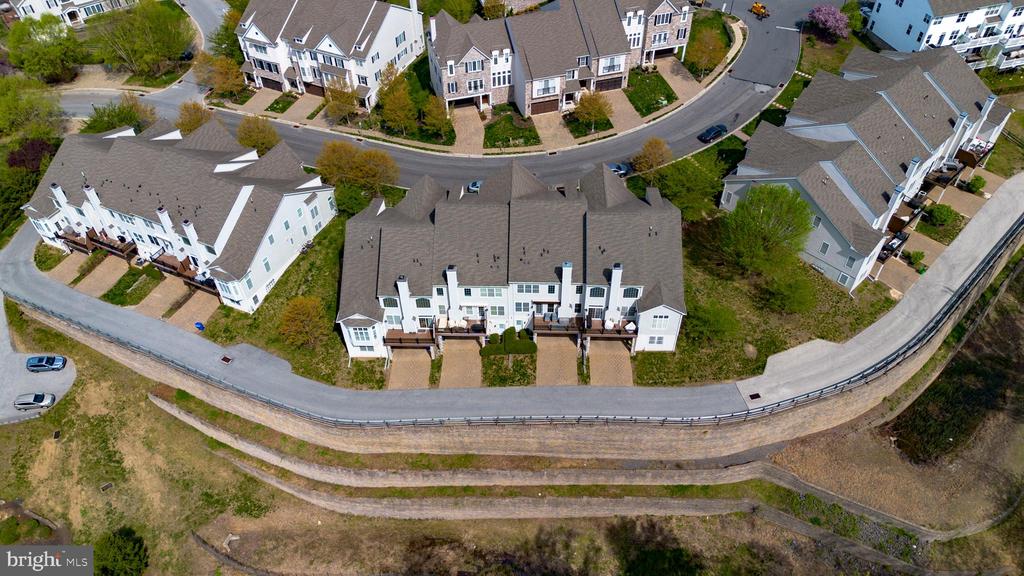 420 Ravenscliff Dr