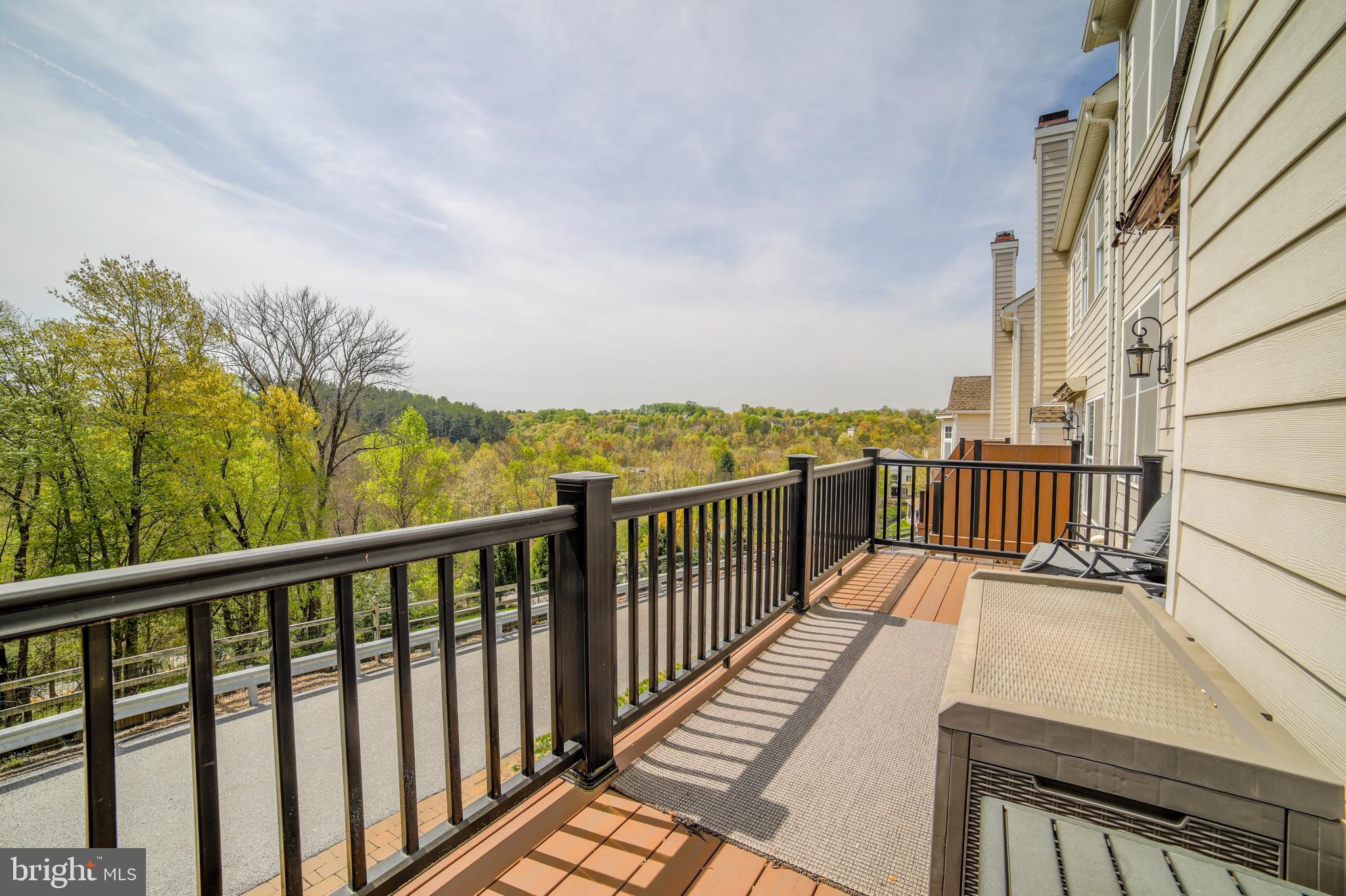 420 Ravenscliff Dr