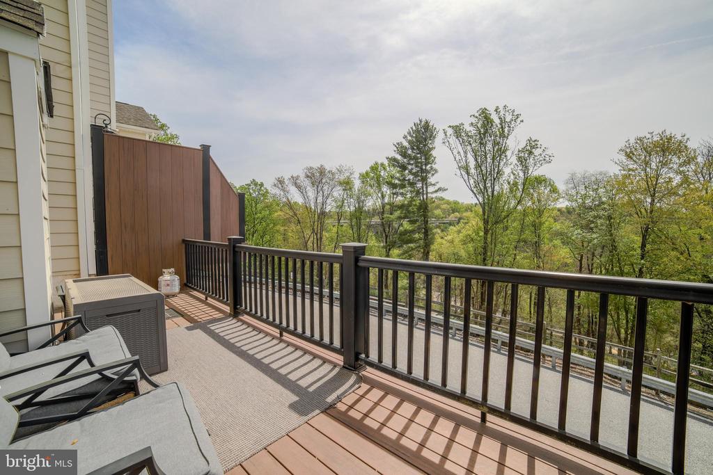 420 Ravenscliff Dr