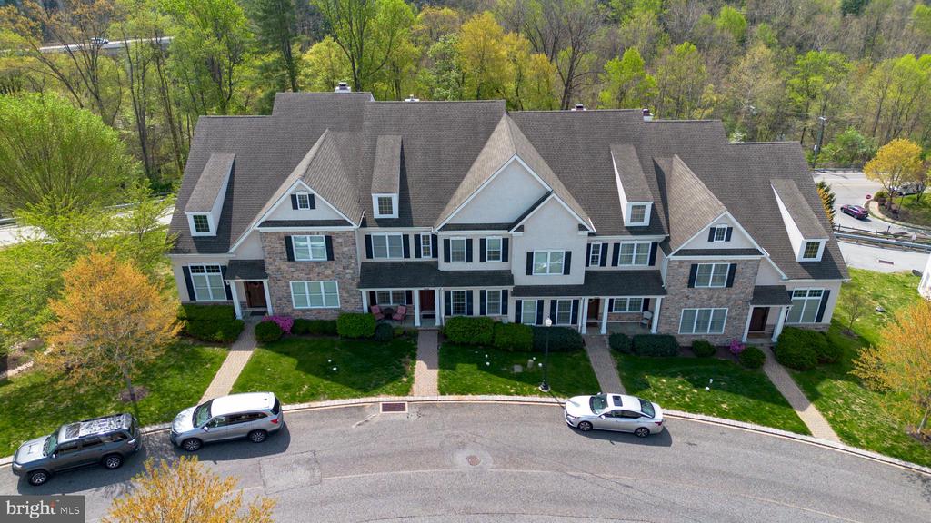 420 Ravenscliff Dr