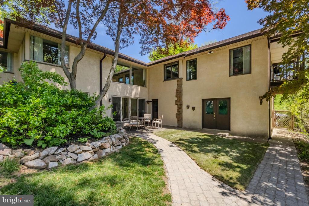 3542 Darby Rd