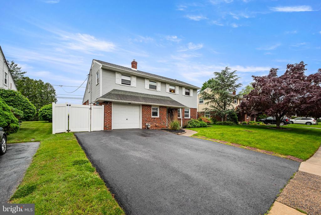 1421 BRIERWOOD ROAD