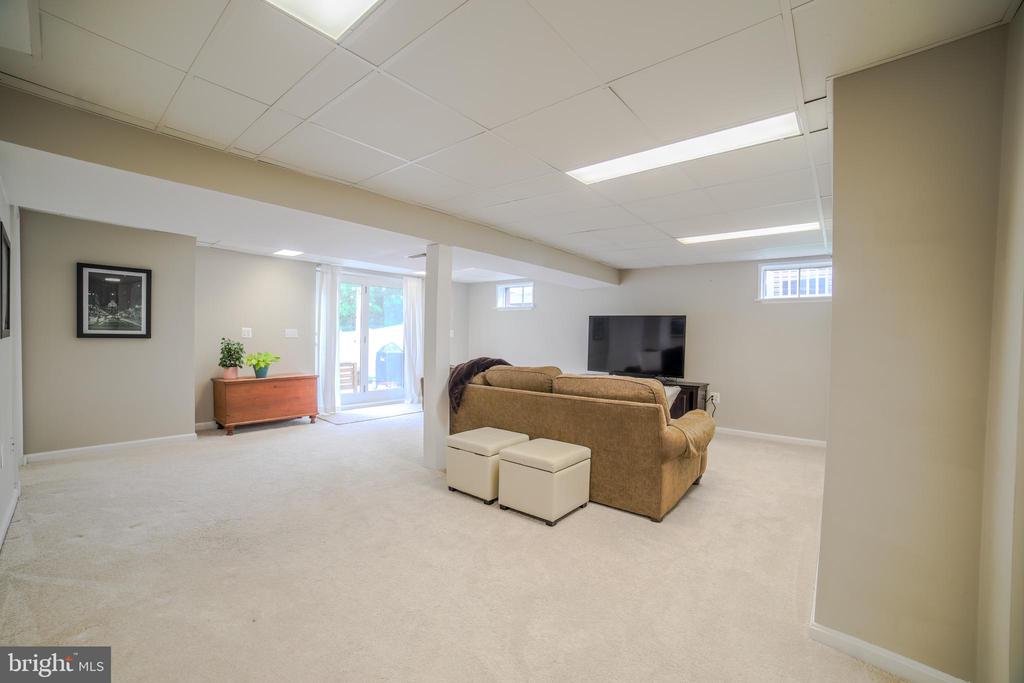 345 Crescent Hill Dr