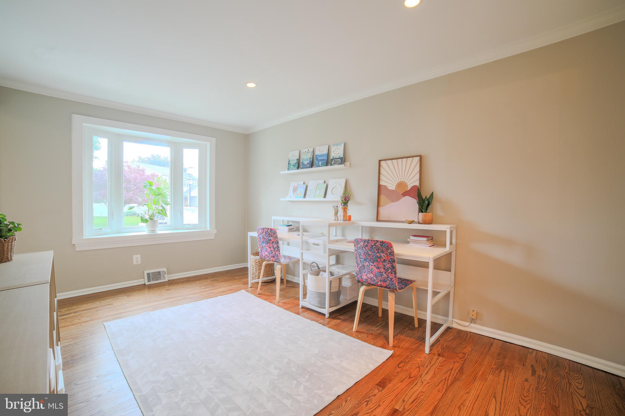 345 Crescent Hill Dr