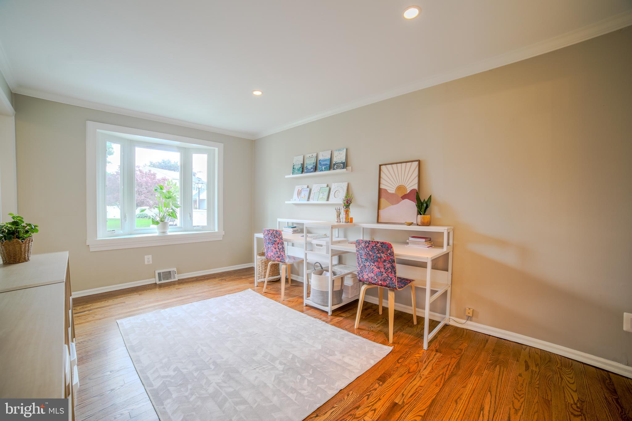 345 Crescent Hill Dr