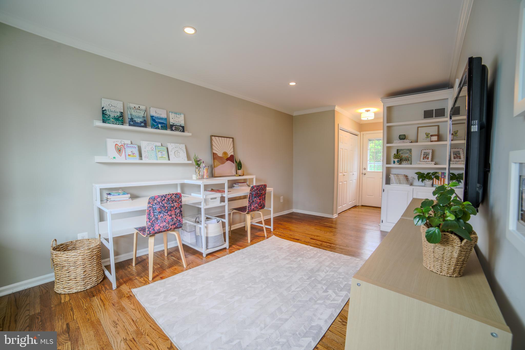 345 Crescent Hill Dr