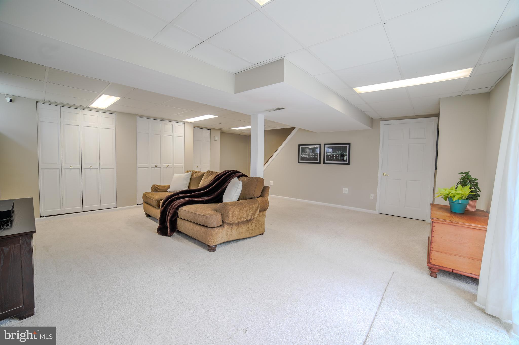 345 Crescent Hill Dr