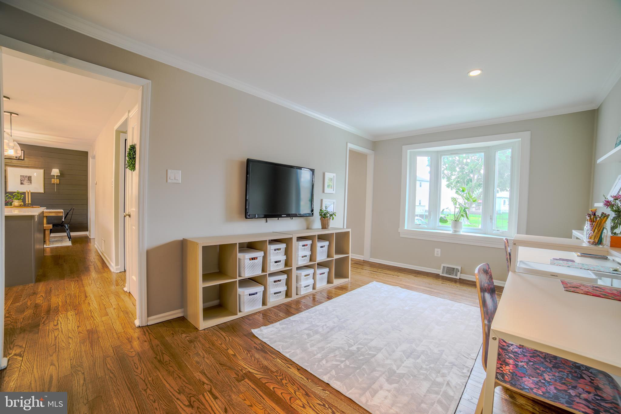 345 Crescent Hill Dr