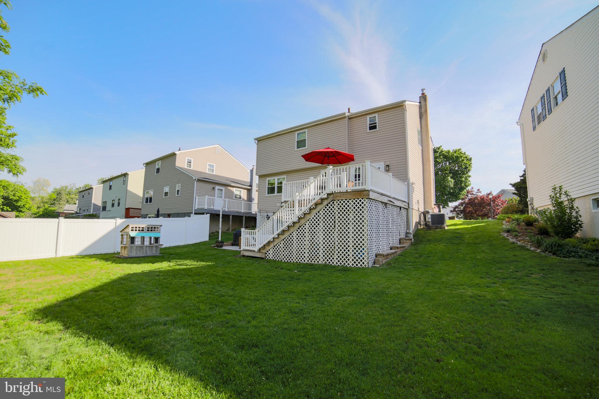 345 Crescent Hill Dr