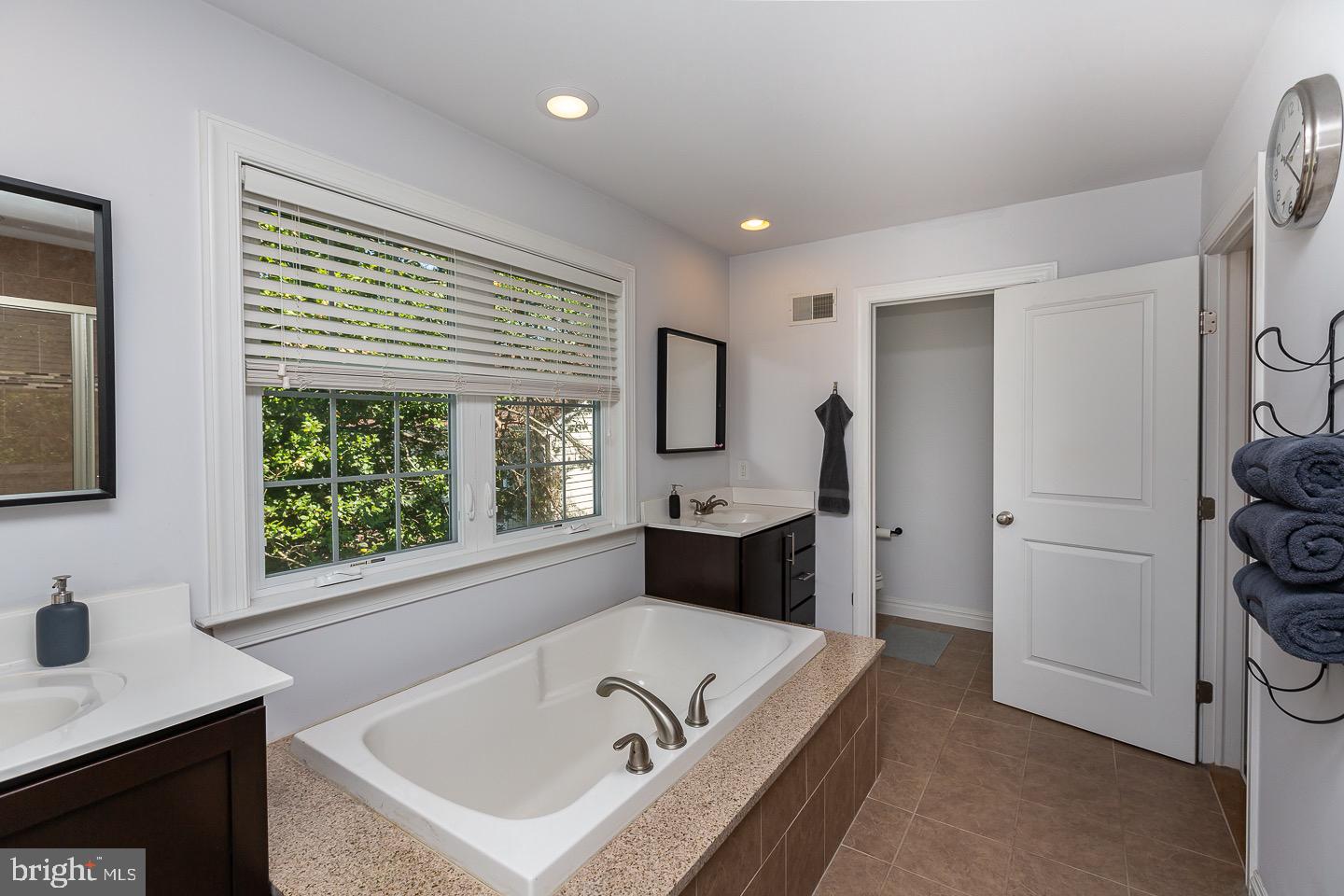 326 Kenmore Rd