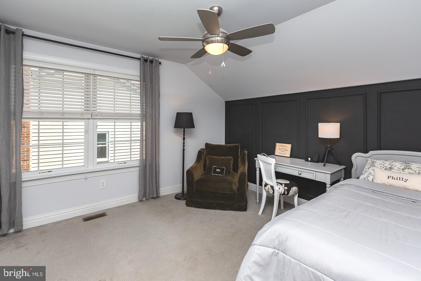 326 Kenmore Rd