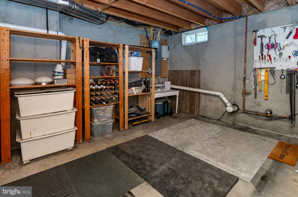 326 Kenmore Rd