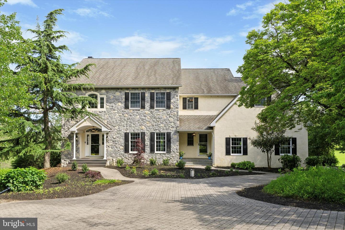 1104 Clover Ln