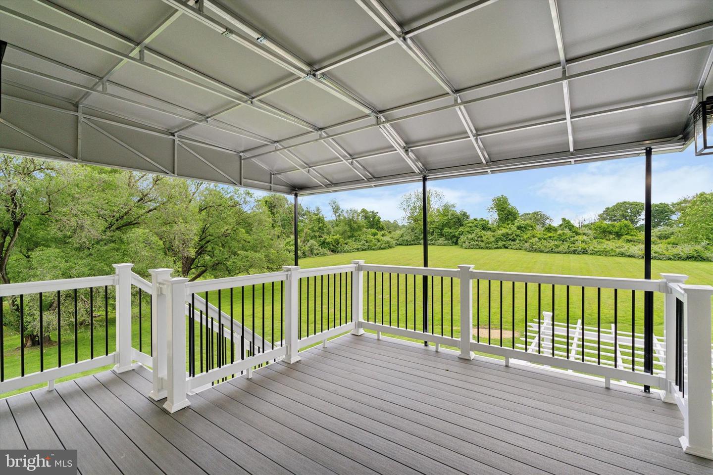1104 Clover Ln