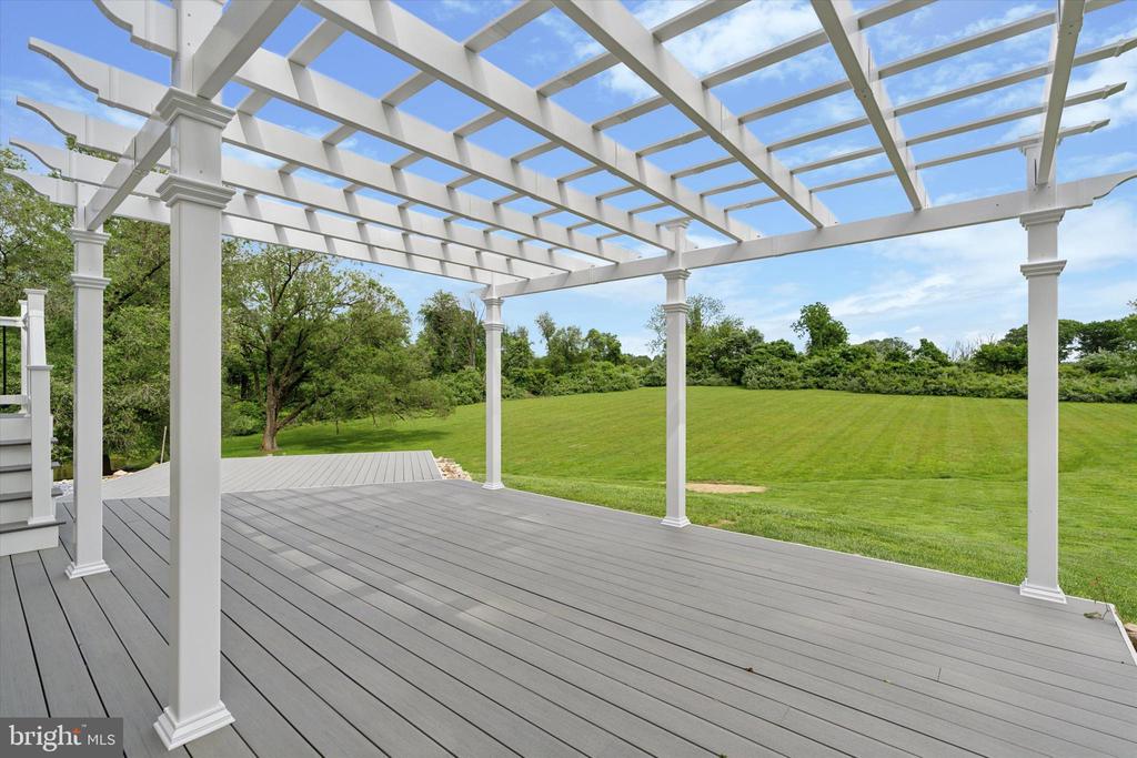 1104 Clover Ln