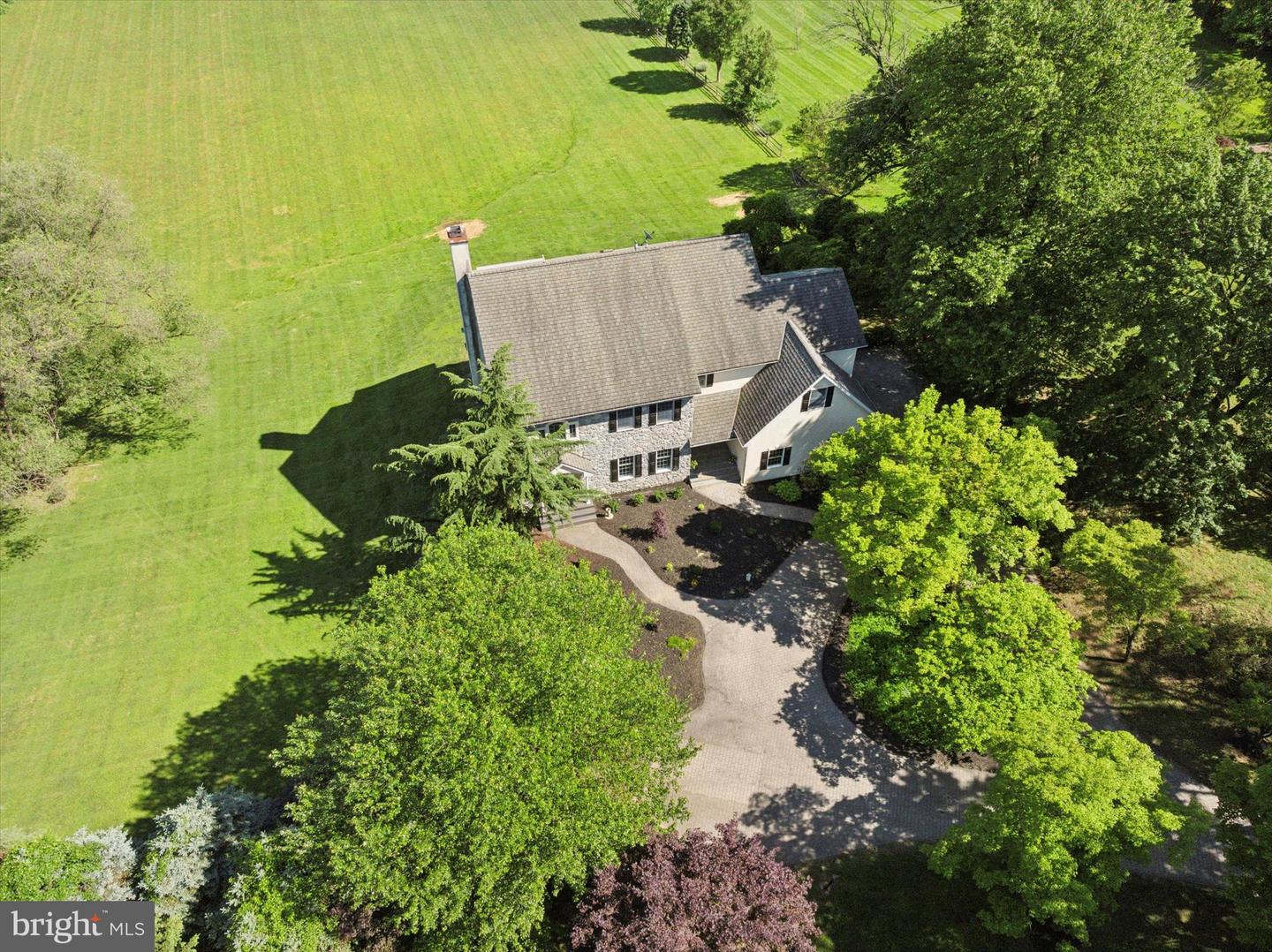 1104 Clover Ln