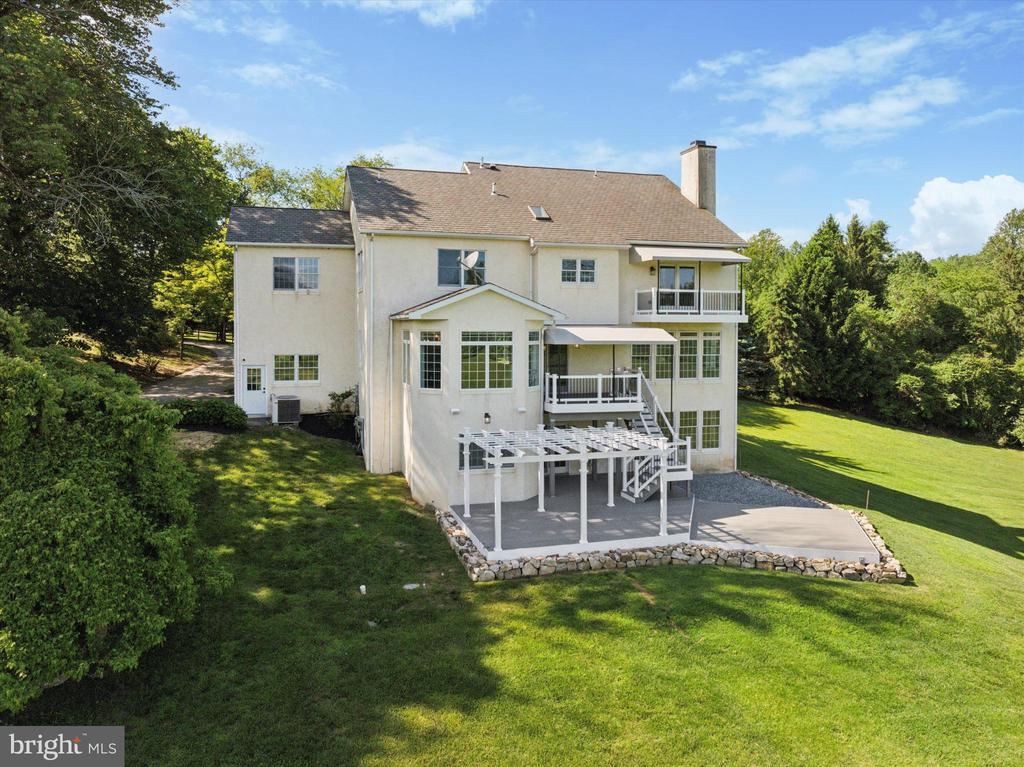 1104 Clover Ln