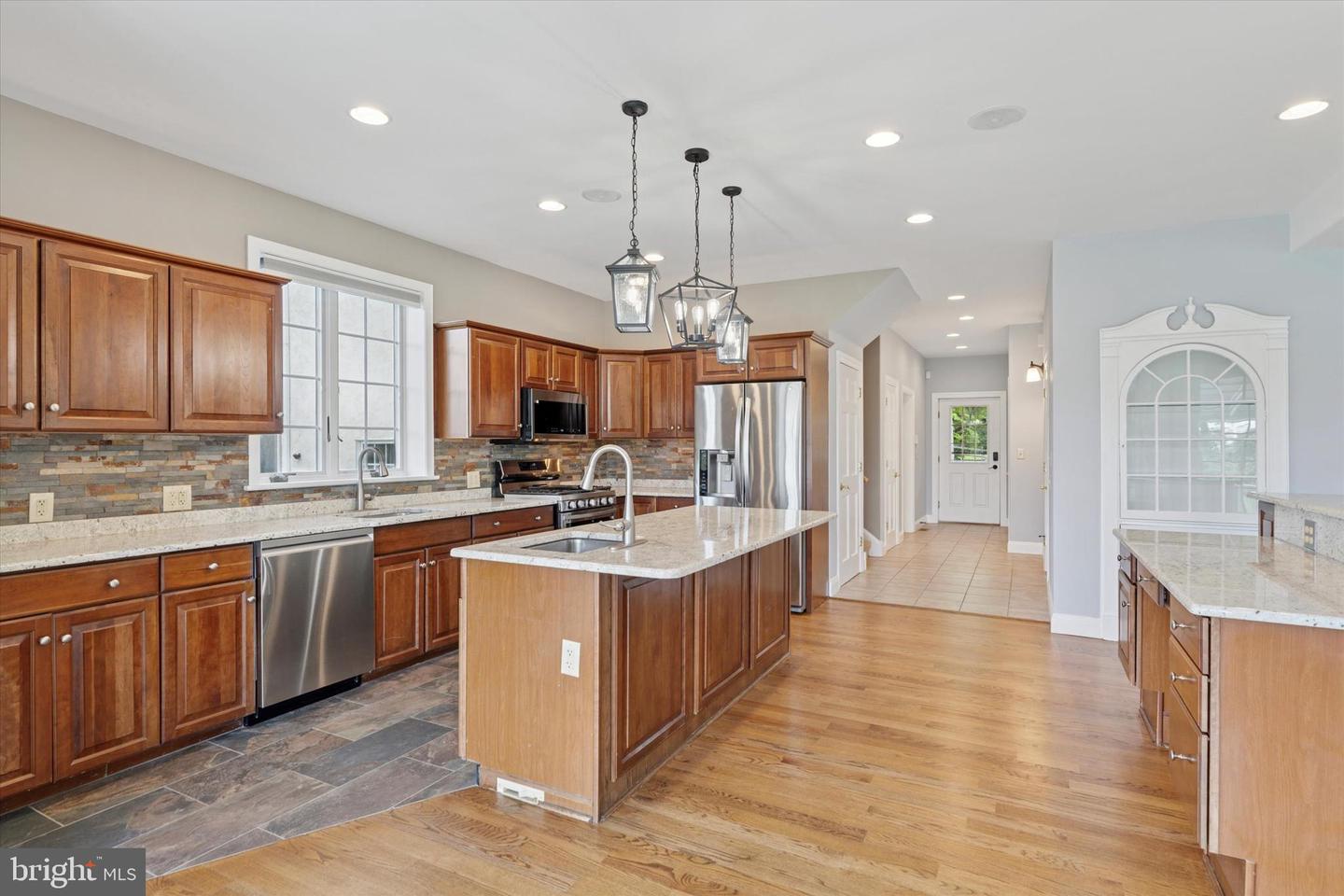 1104 Clover Ln
