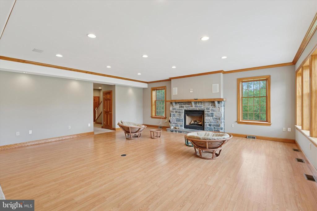 1104 Clover Ln