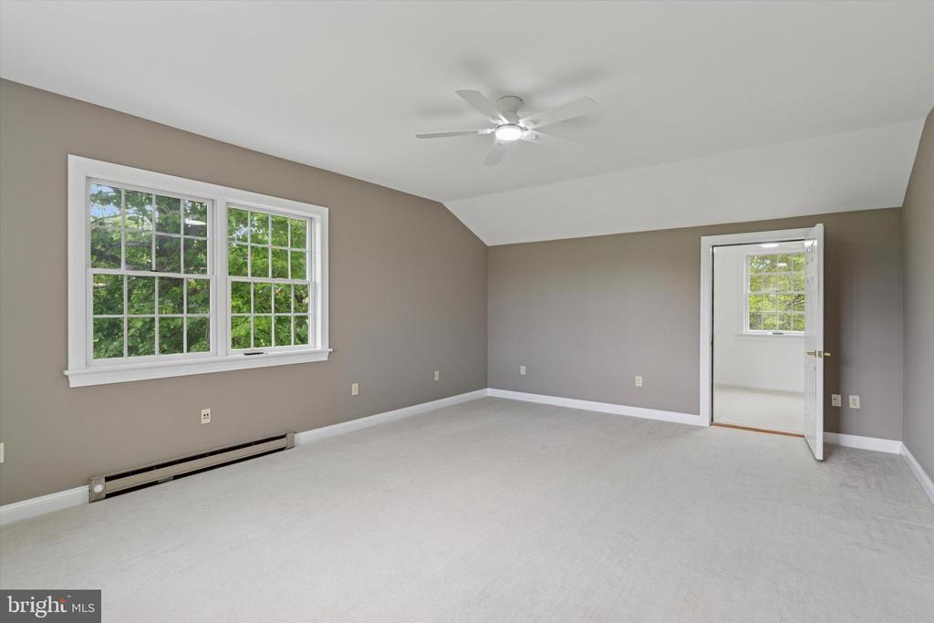 1104 Clover Ln