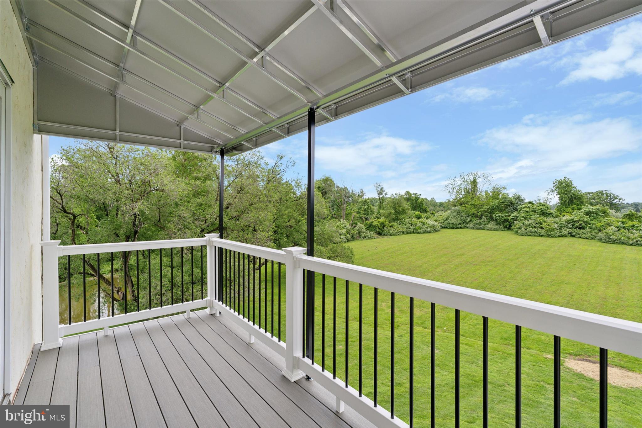 1104 Clover Ln