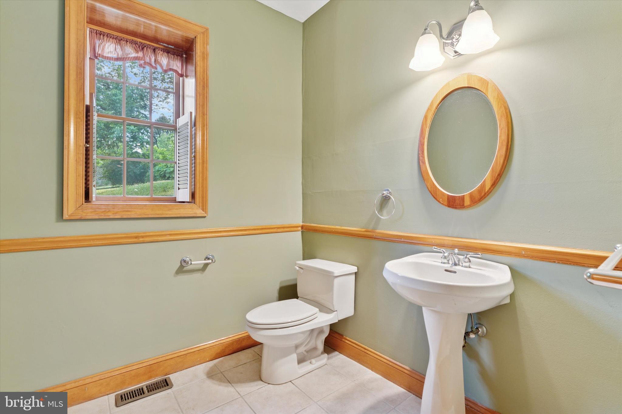 1104 Clover Ln