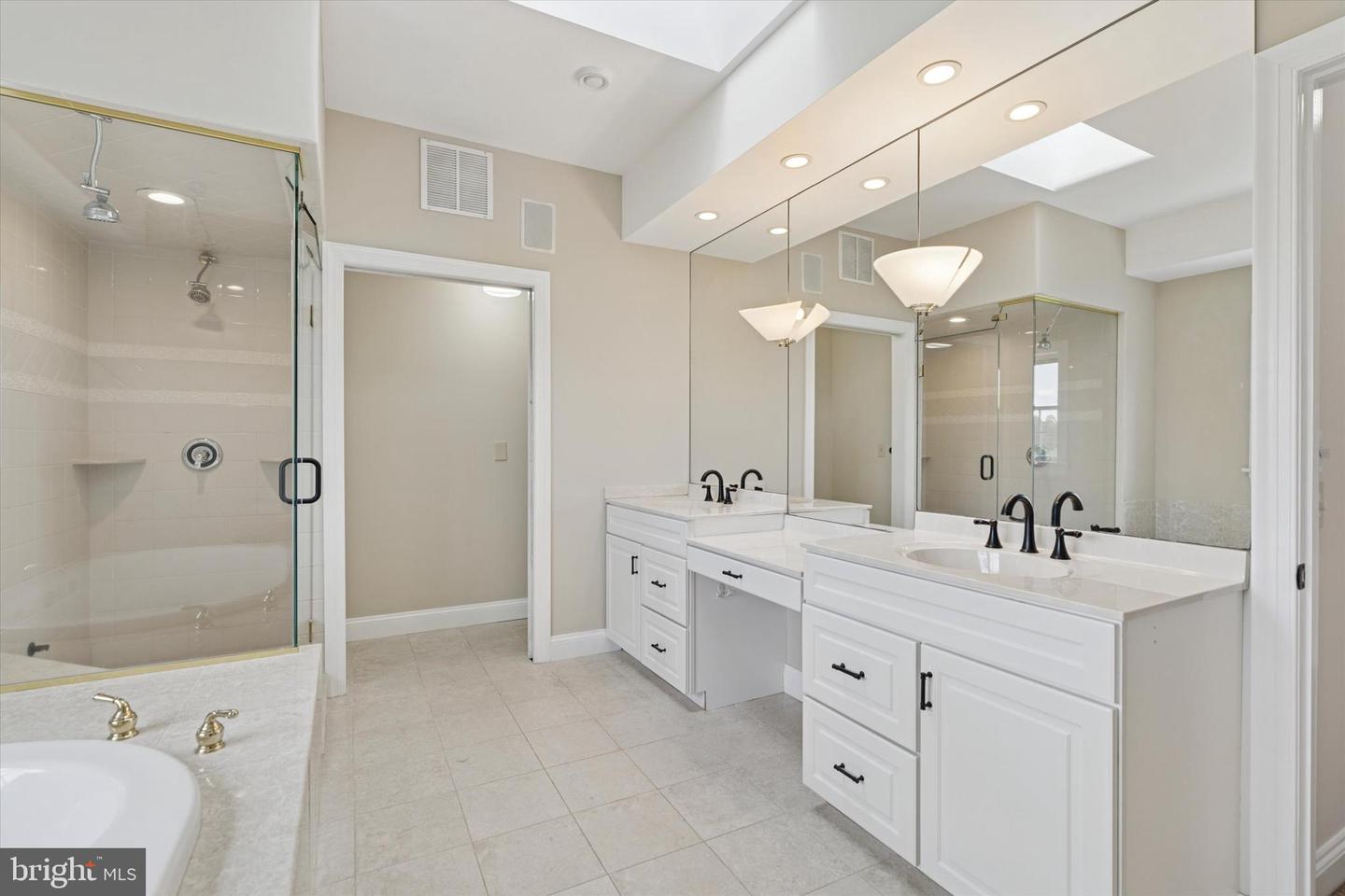 1104 Clover Ln