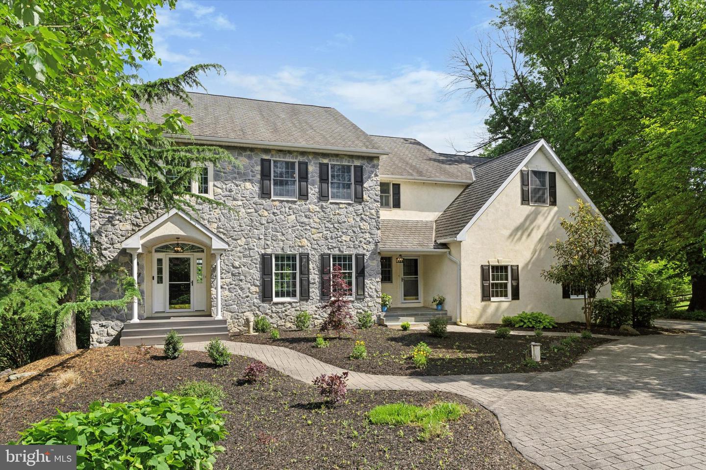 1104 Clover Ln