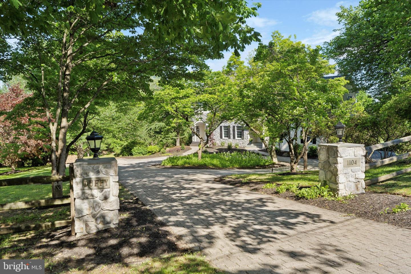 1104 Clover Ln