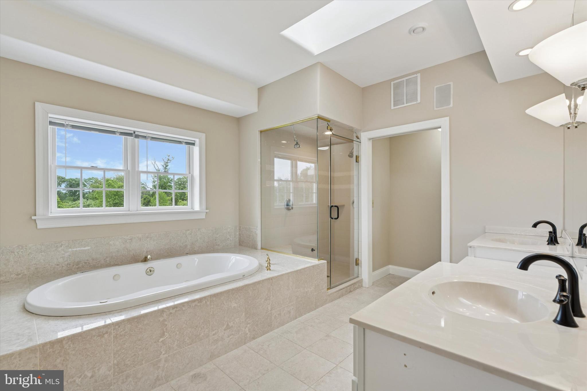 1104 Clover Ln