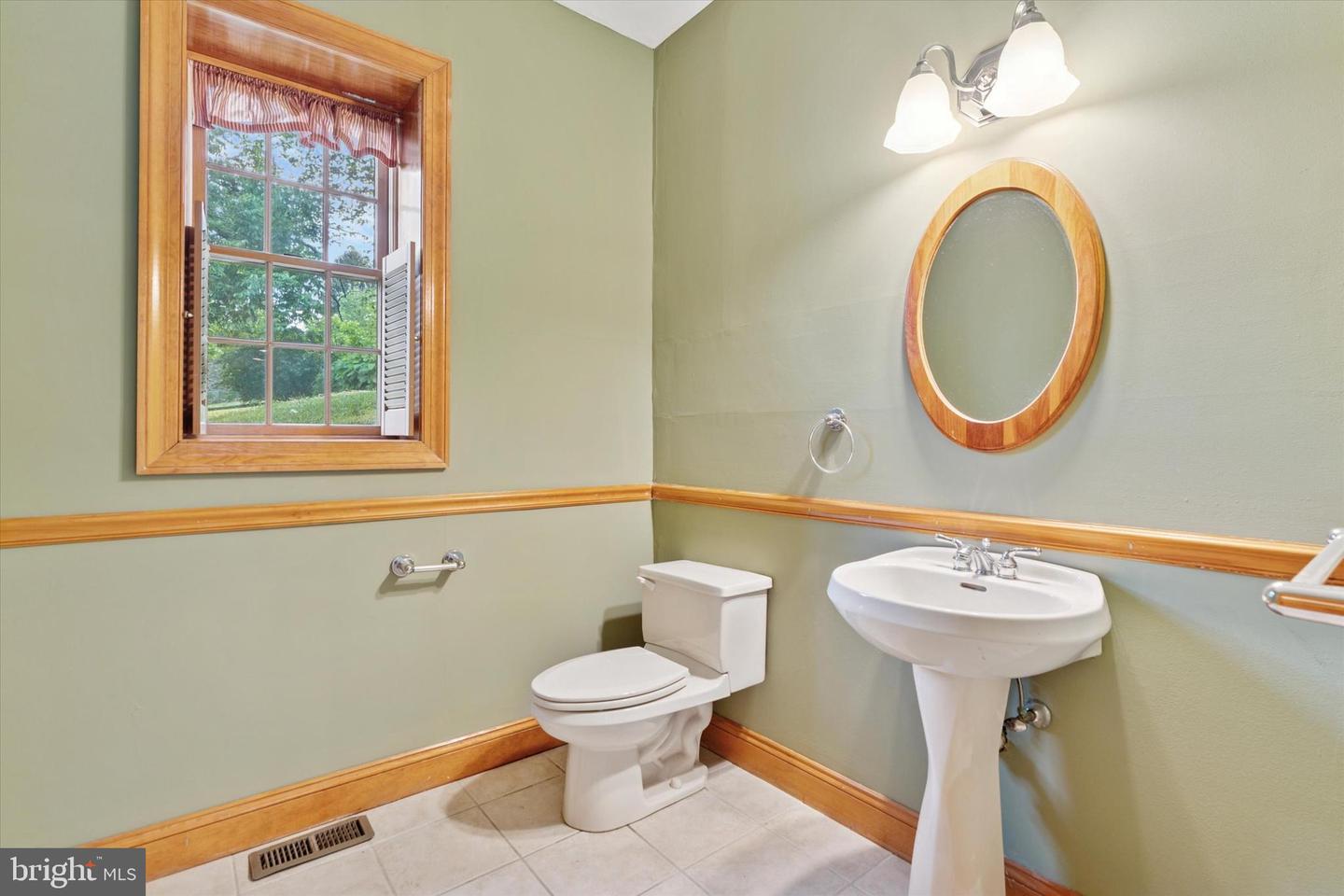 1104 Clover Ln