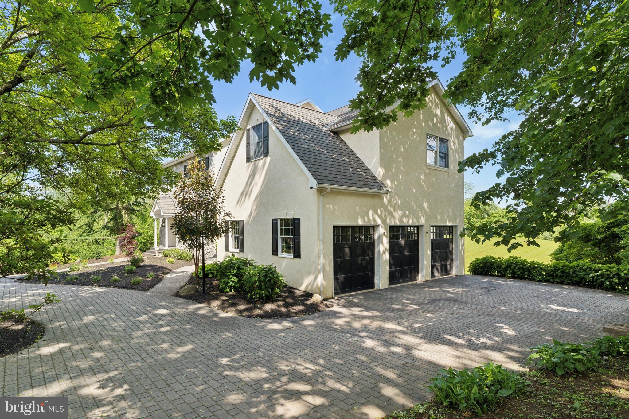 1104 Clover Ln