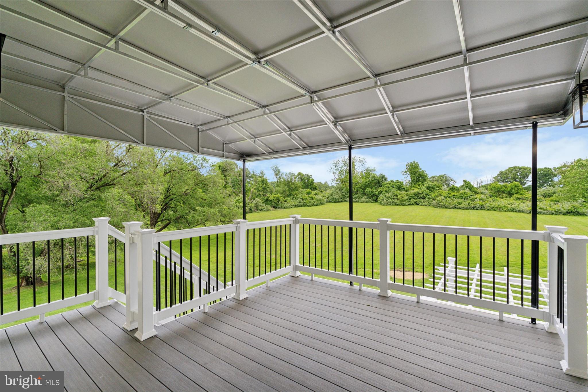 1104 Clover Ln