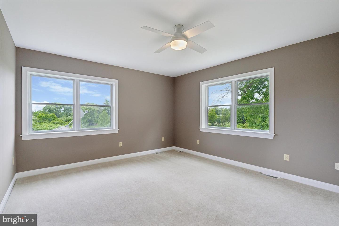 1104 Clover Ln