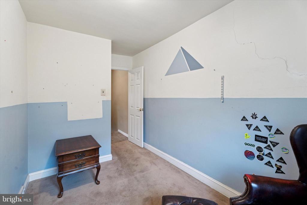 4937 Woodland Ave