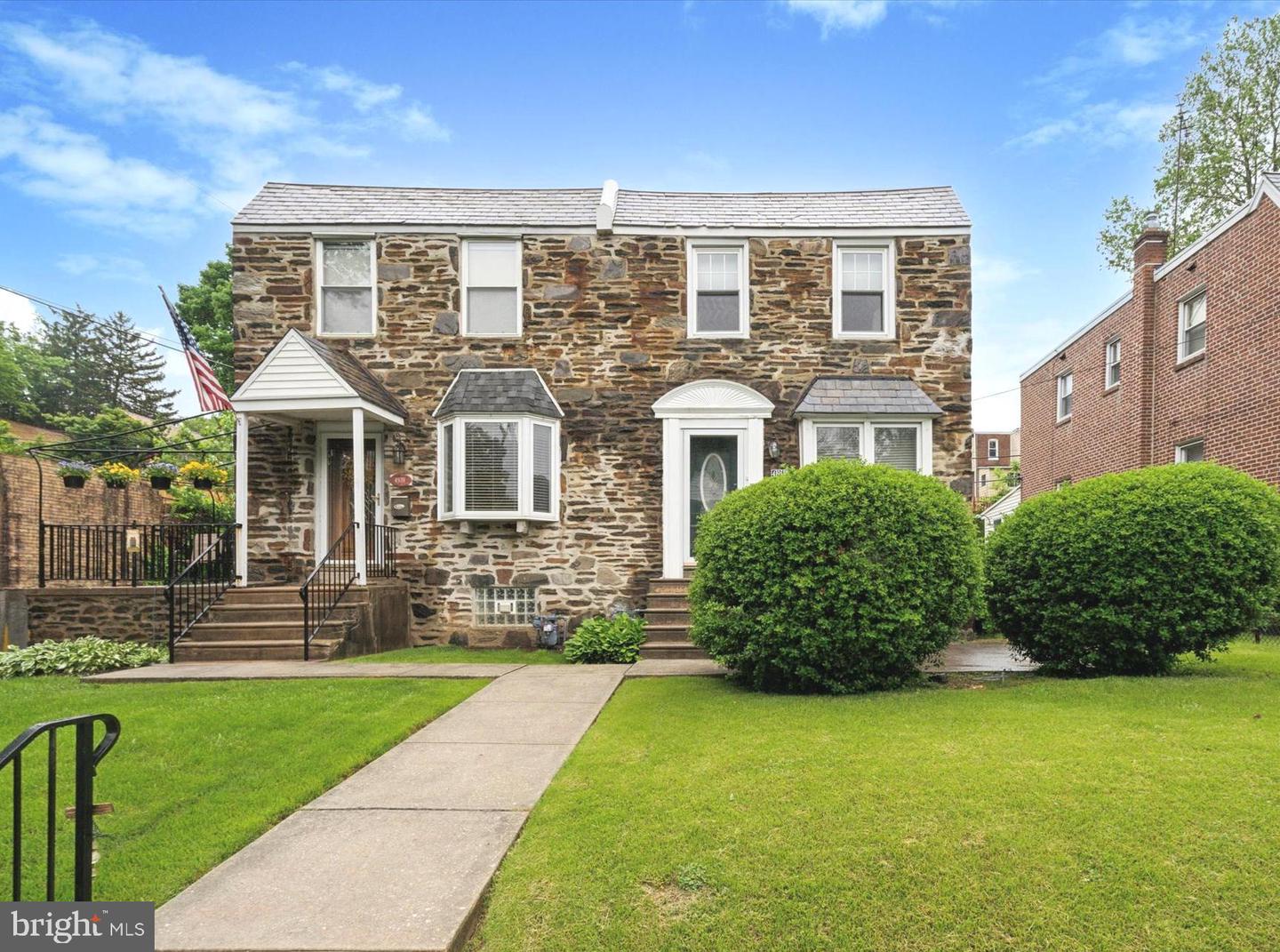 4937 Woodland Ave