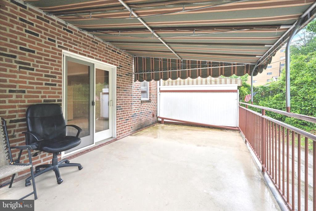 4937 Woodland Ave