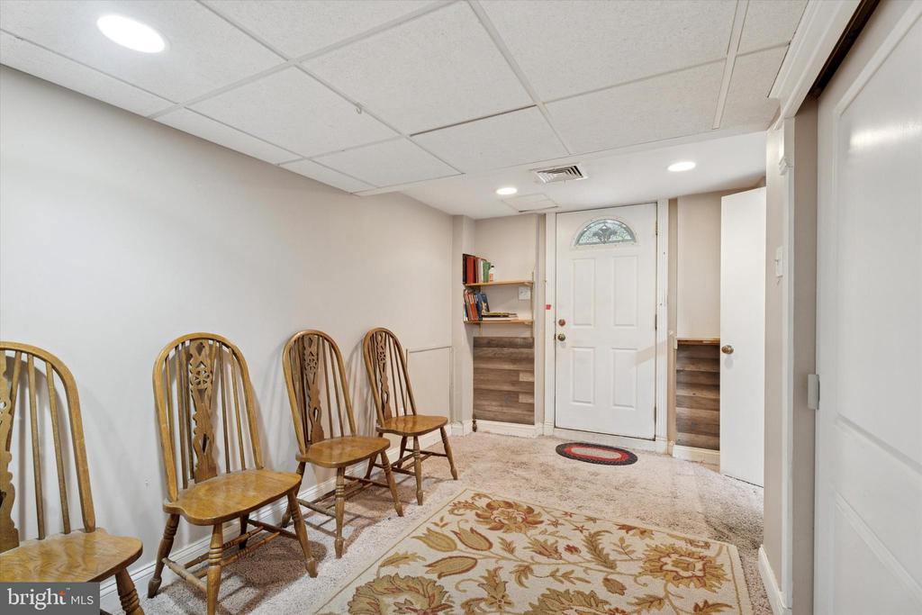 4937 Woodland Ave