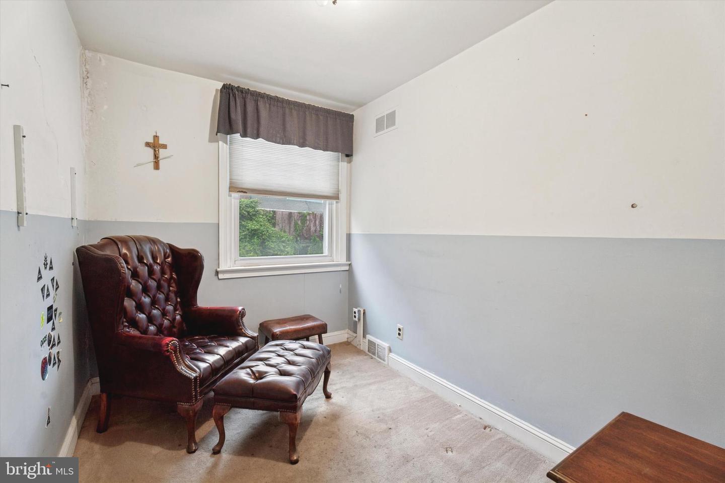 4937 Woodland Ave