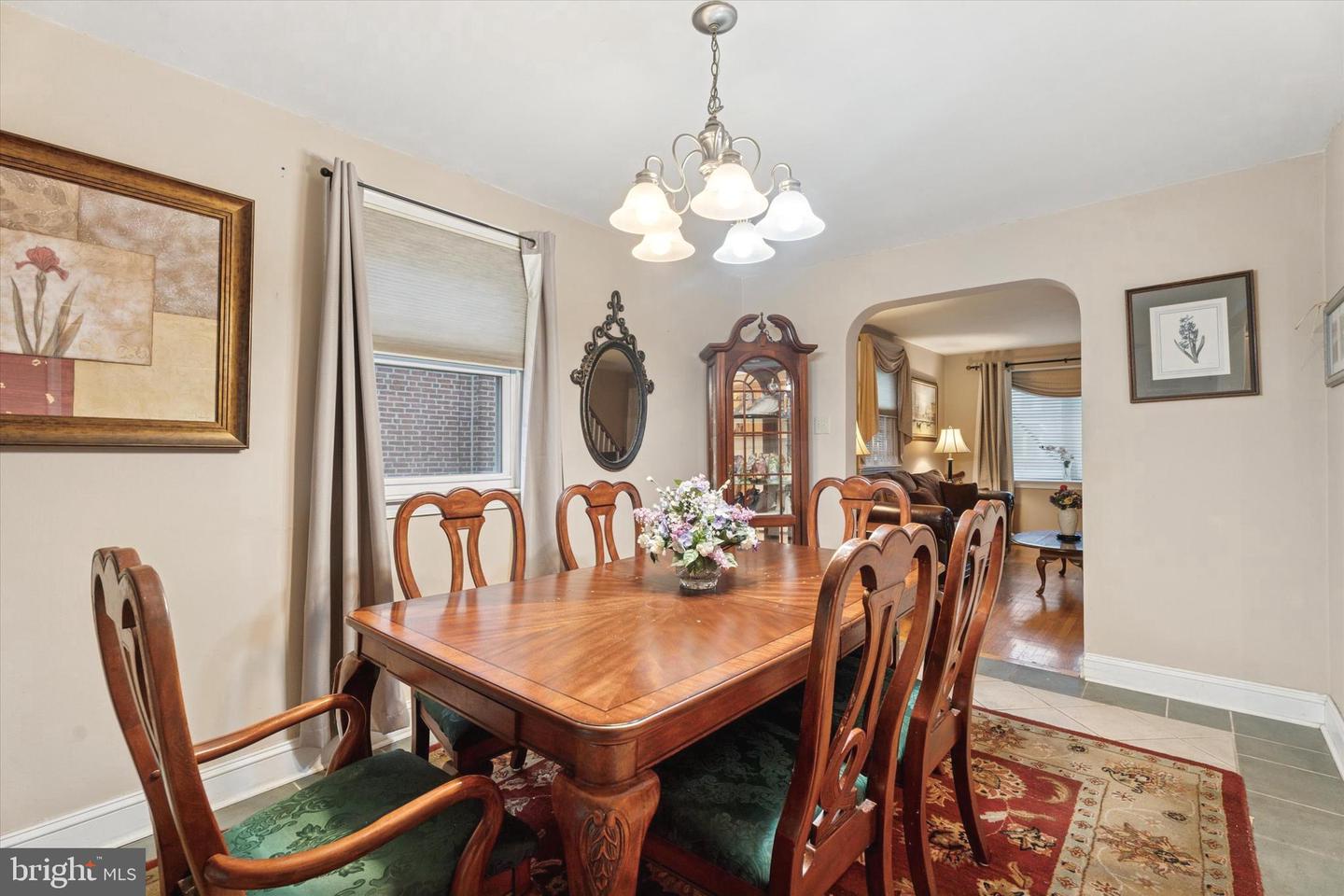 4937 Woodland Ave