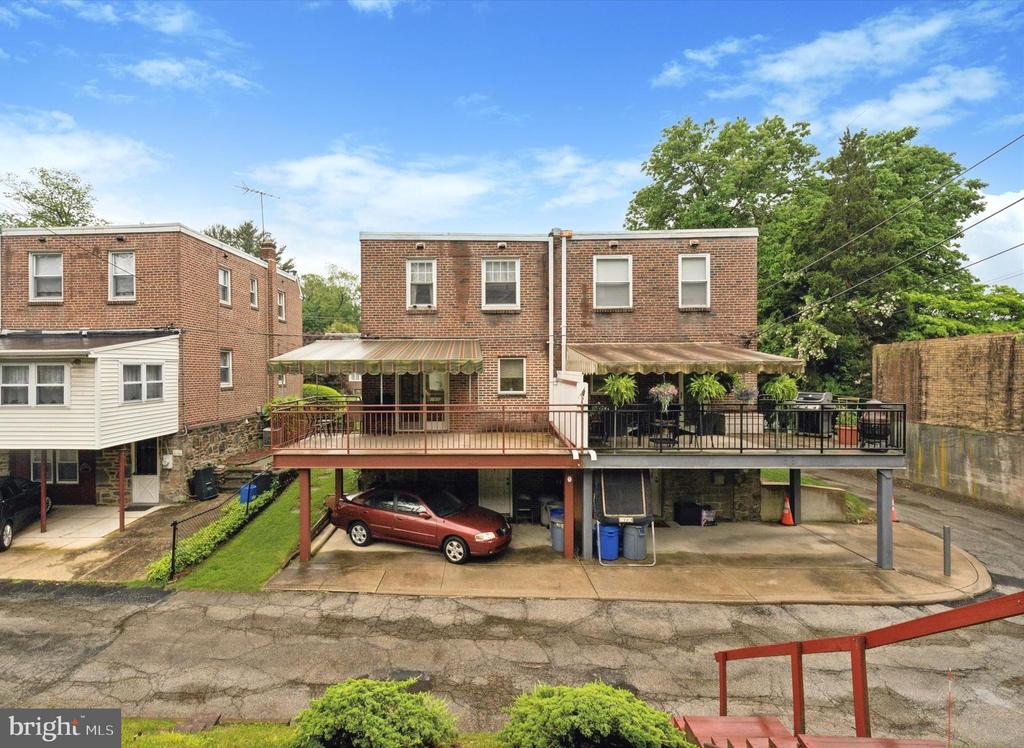 4937 Woodland Ave