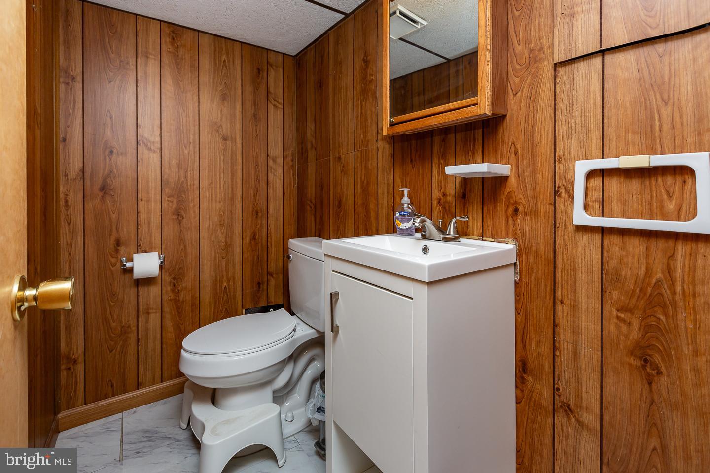 20 W FORRESTVIEW RD