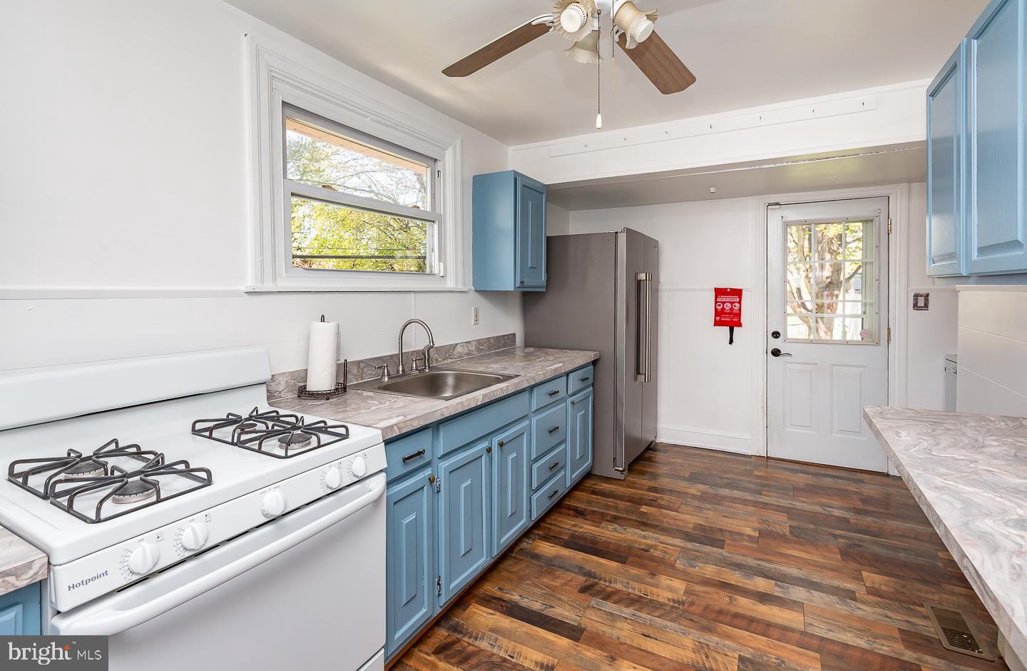 20 W FORRESTVIEW RD