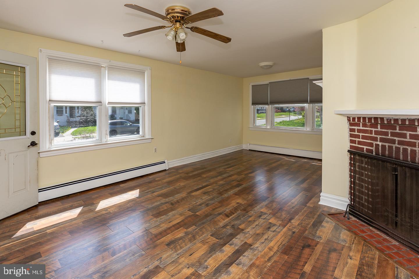 20 W FORRESTVIEW RD