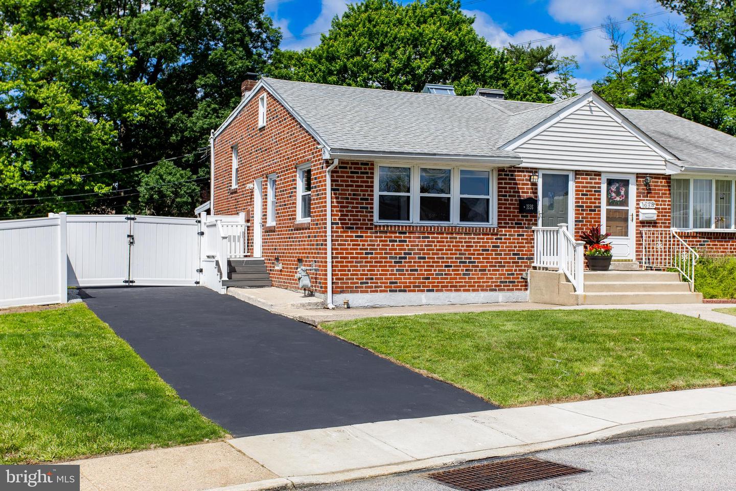 1636 Adams Ave