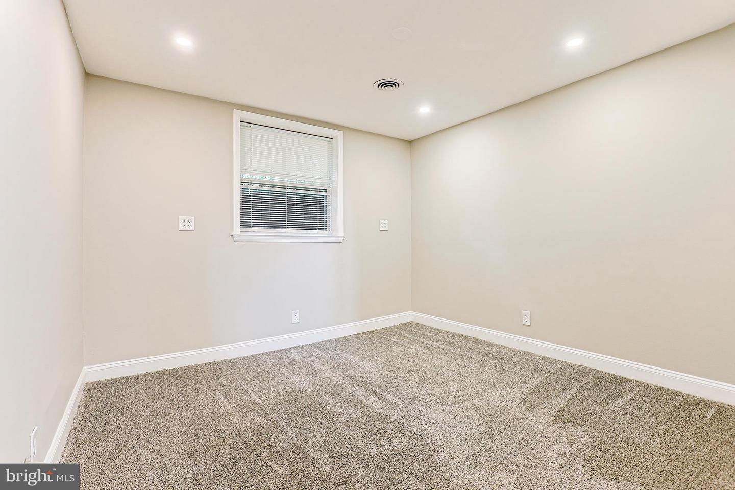 1636 Adams Ave