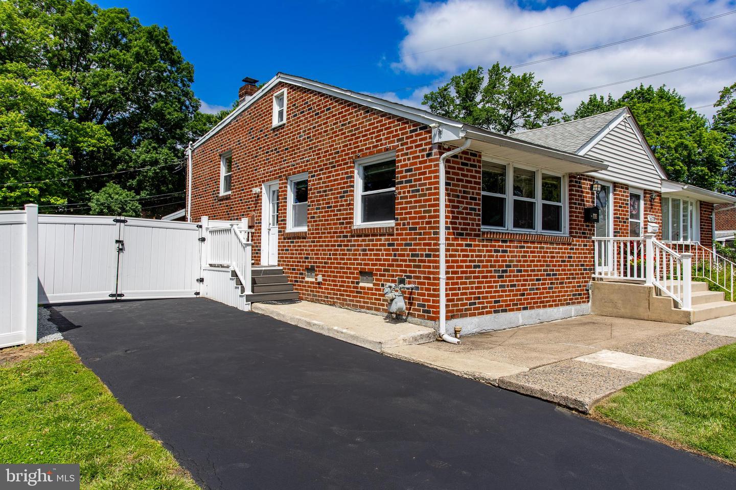 1636 Adams Ave