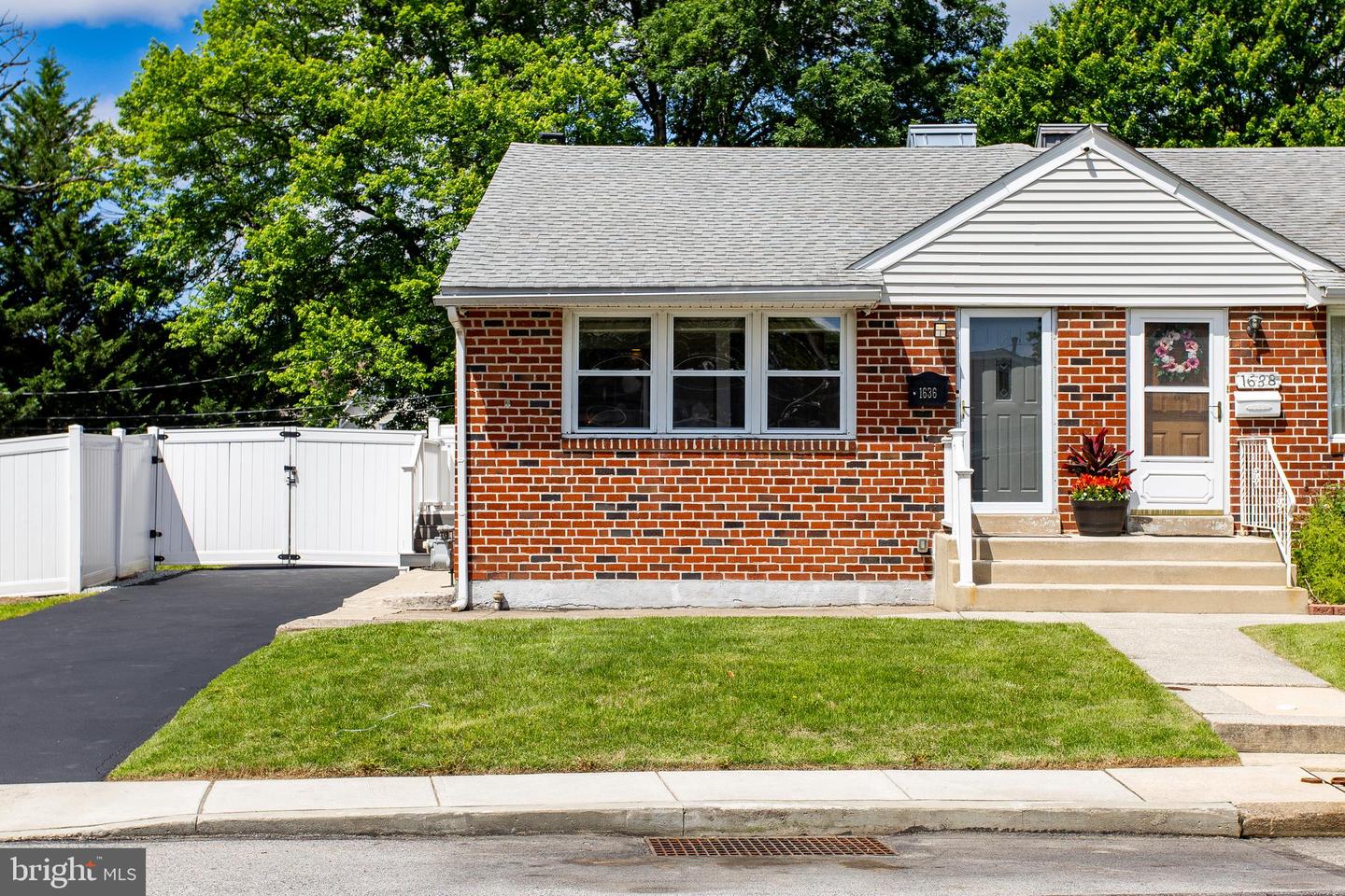 1636 Adams Ave