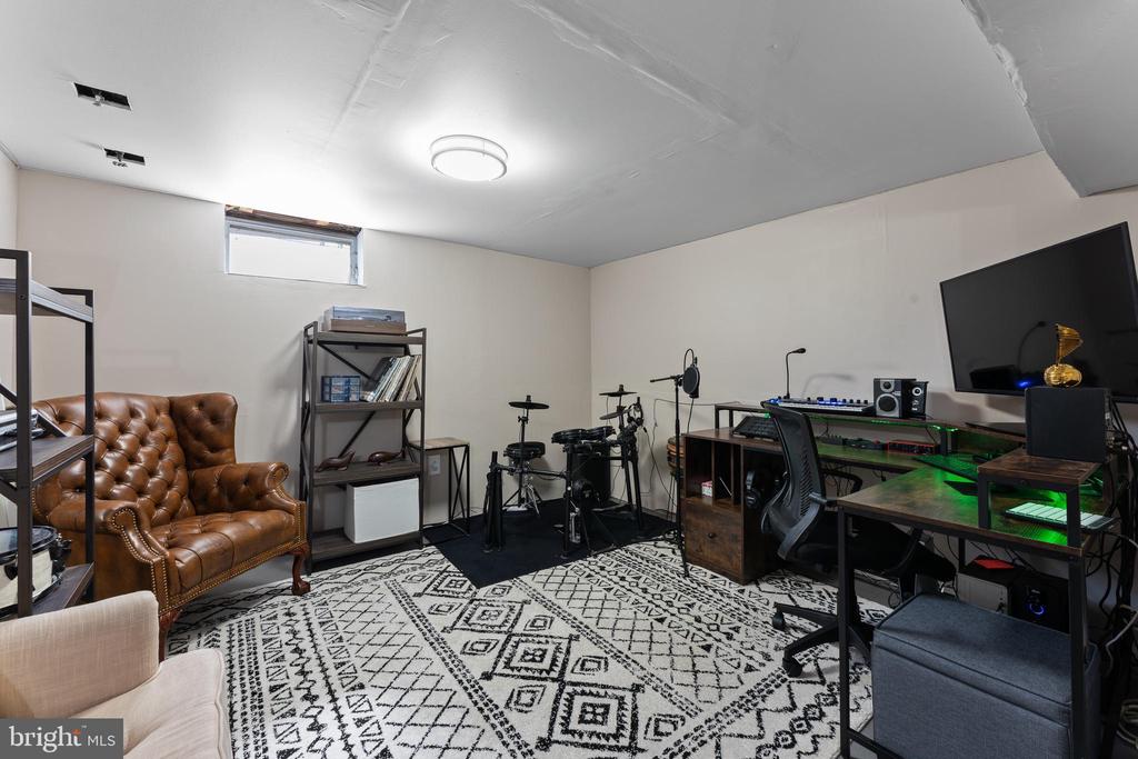 812 E Haverford Rd